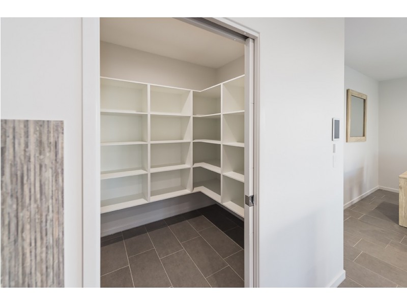 6 KITCHENER STREET, Wynnum QLD 4178