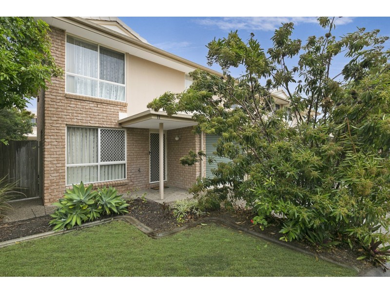 11/27 Camille Cres, Wynnum West QLD 4178