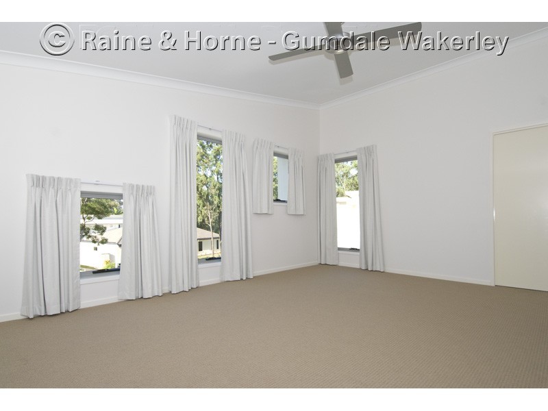 8 Glider Close, Gumdale QLD 4154