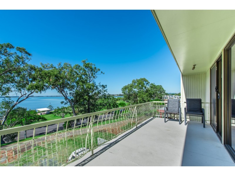 659A Esplanade, Lota QLD 4179