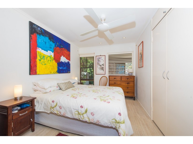 659A Esplanade, Lota QLD 4179