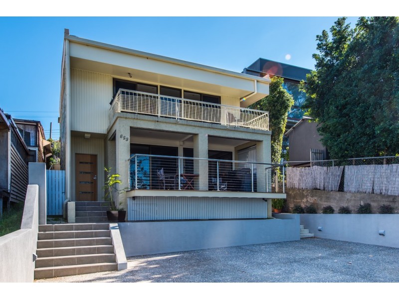 659A Esplanade, Lota QLD 4179