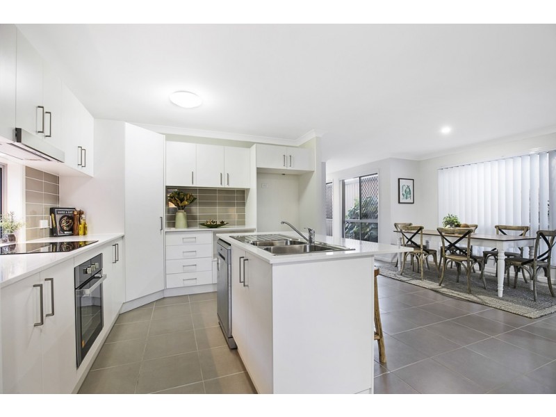 72 MILFOIL STREET, Manly West QLD 4179