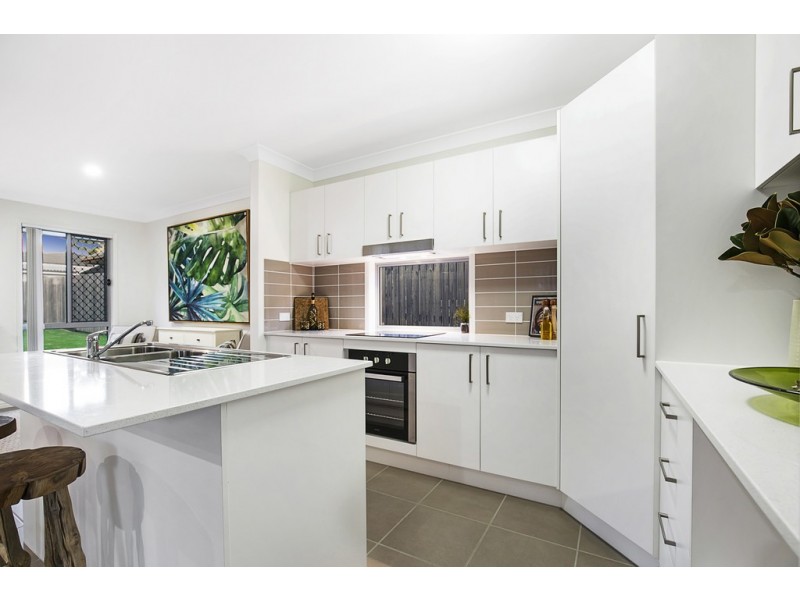 72 MILFOIL STREET, Manly West QLD 4179