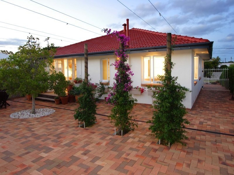 11 Hinckley, Manly West QLD 4179
