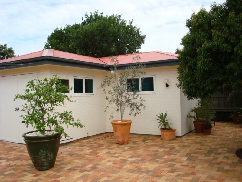 11 Hinckley, Manly West QLD 4179