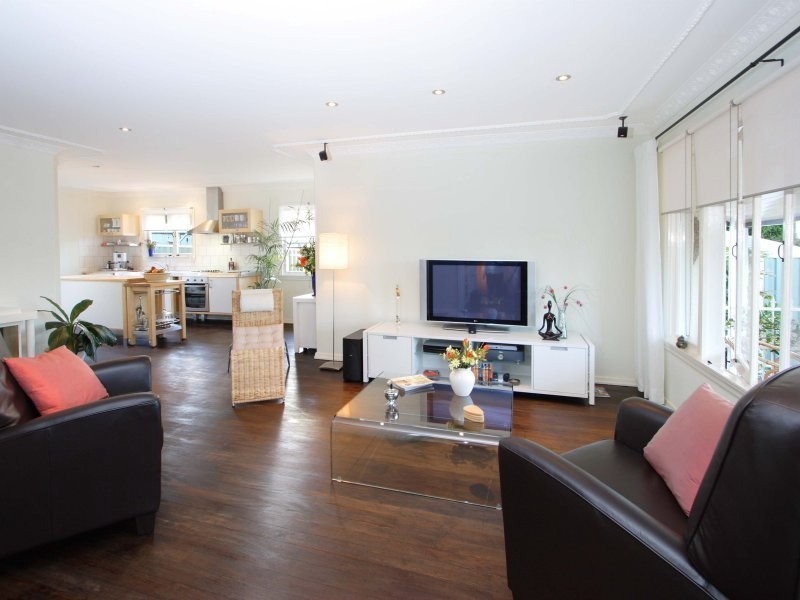 11 Hinckley, Manly West QLD 4179