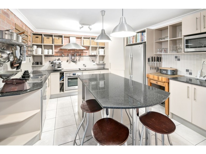 176 BLACKWOOD ROAD, Manly West QLD 4179