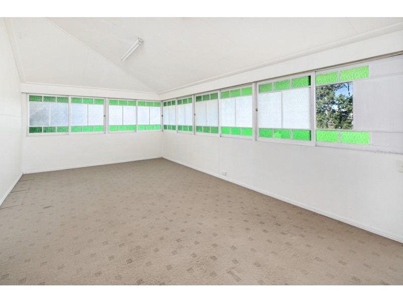 86 WALNUT STREET, Wynnum QLD 4178