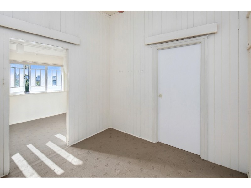 86 WALNUT STREET, Wynnum QLD 4178