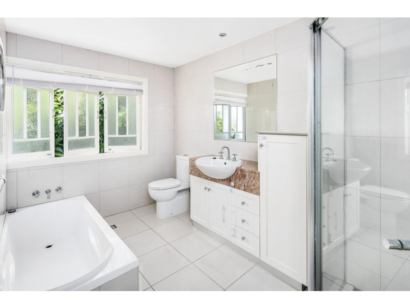 86 WALNUT STREET, Wynnum QLD 4178