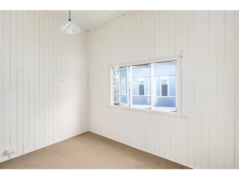 86 WALNUT STREET, Wynnum QLD 4178