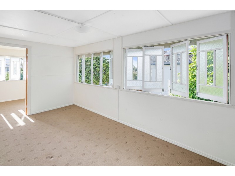 86 WALNUT STREET, Wynnum QLD 4178