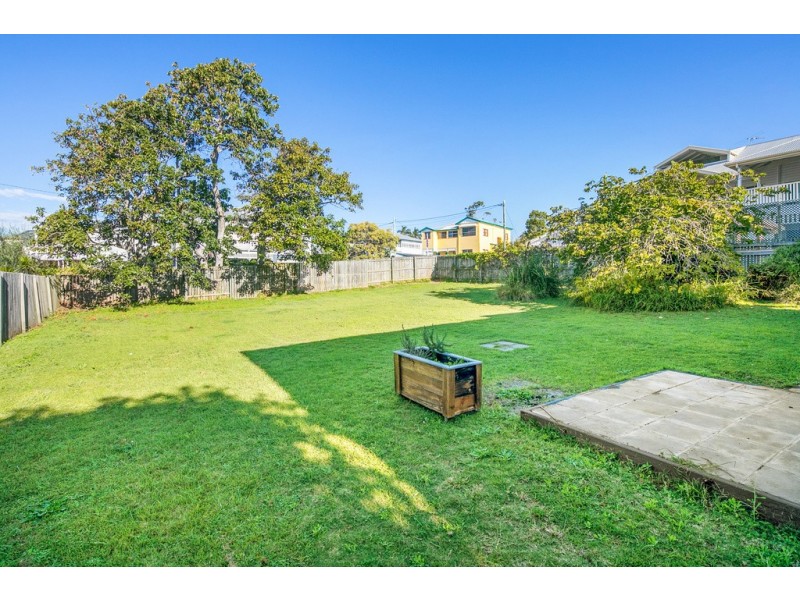 86 WALNUT STREET, Wynnum QLD 4178