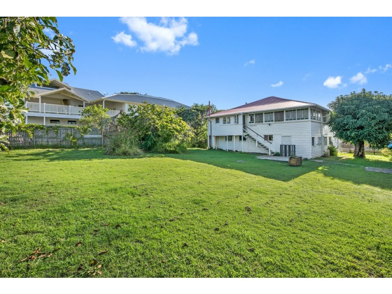 86 WALNUT STREET, Wynnum QLD 4178