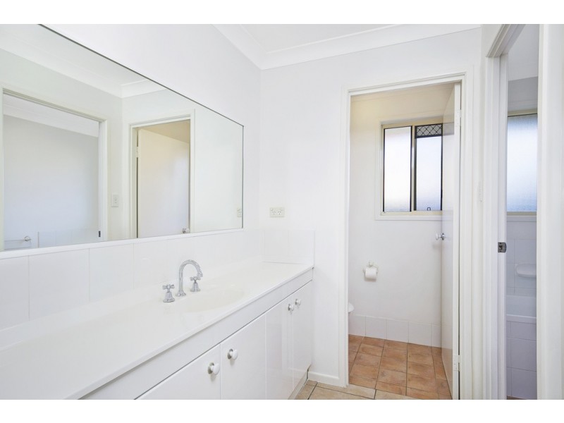 24 Tracey Street, Wynnum West QLD 4178