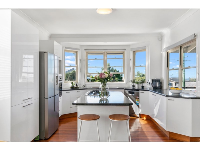 6 PERANGA STREET, Manly QLD 4179