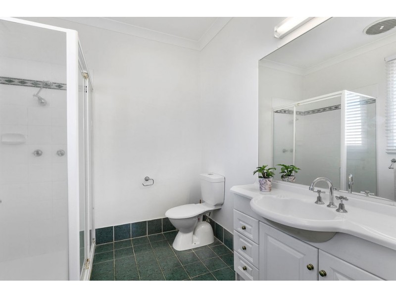 6 PERANGA STREET, Manly QLD 4179