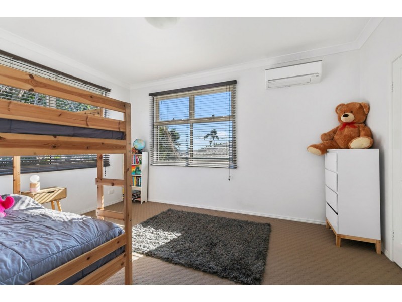 6 PERANGA STREET, Manly QLD 4179