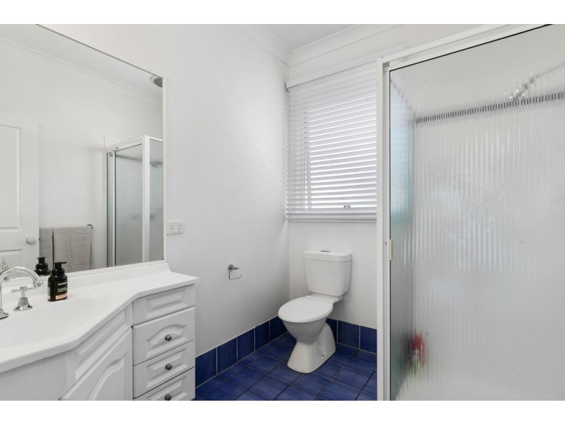 6 PERANGA STREET, Manly QLD 4179