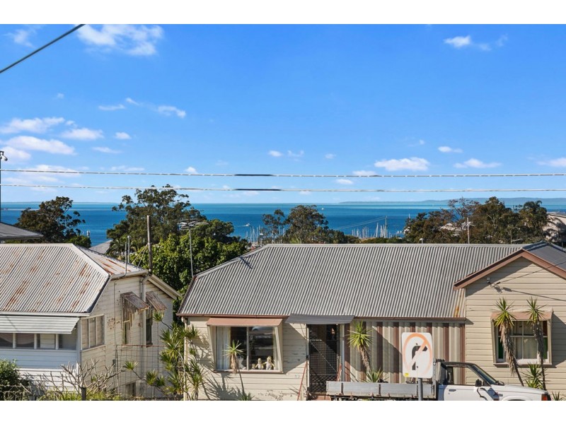 6 PERANGA STREET, Manly QLD 4179