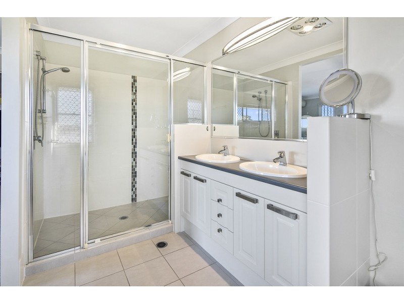 101 KAMARIN STREET, Manly West QLD 4179