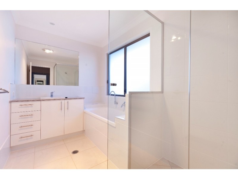 108 DRAYTON TERRACE, Wynnum QLD 4178