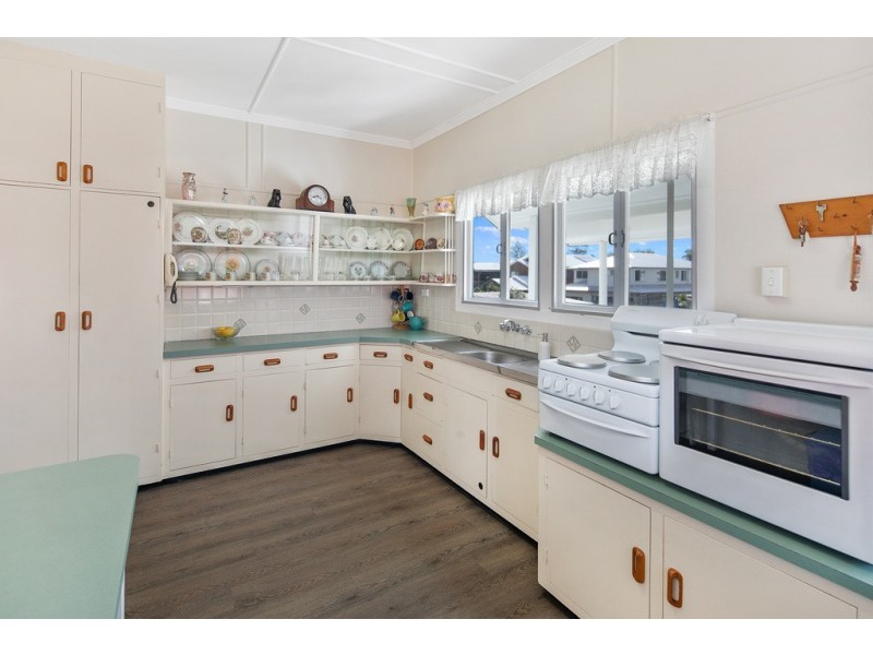 21 FAINE STREET, Manly West QLD 4179