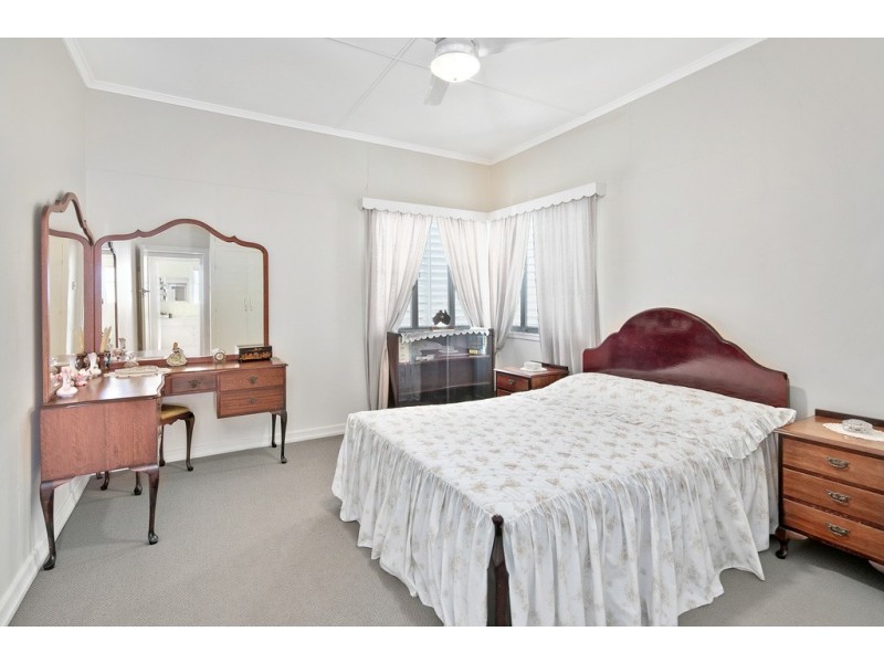 21 FAINE STREET, Manly West QLD 4179