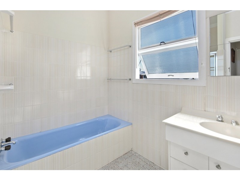 21 FAINE STREET, Manly West QLD 4179