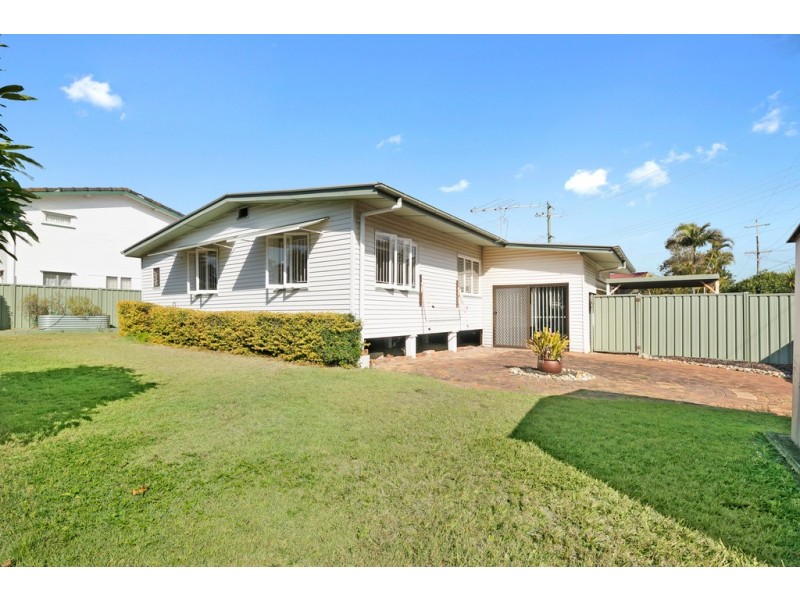 2 TULKARA STREET, Manly West QLD 4179