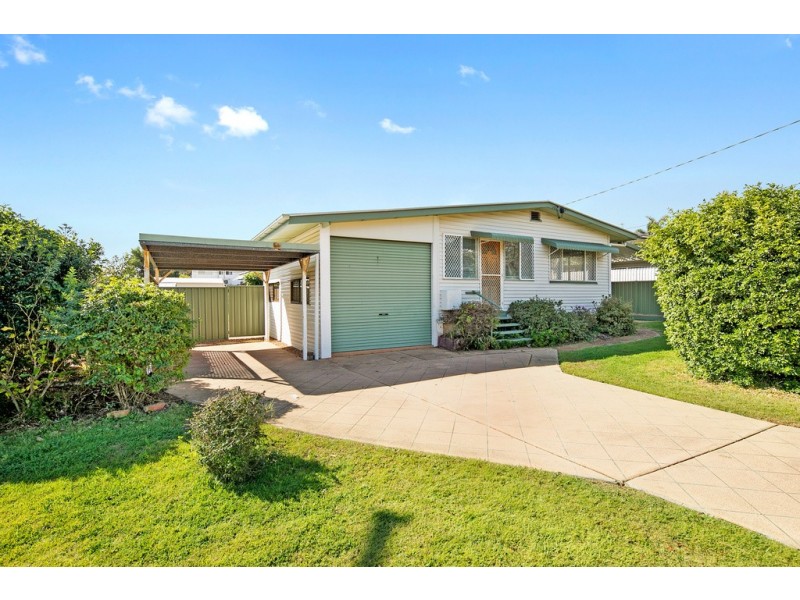2 TULKARA STREET, Manly West QLD 4179