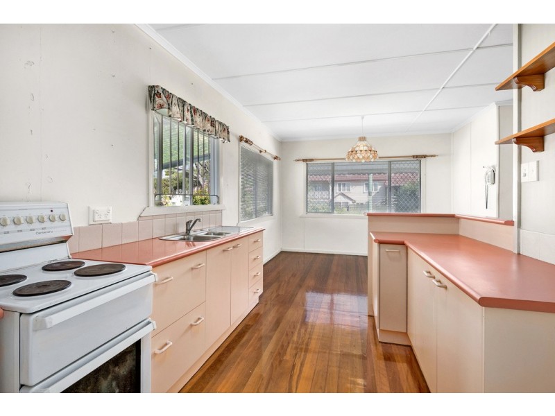 2 TULKARA STREET, Manly West QLD 4179