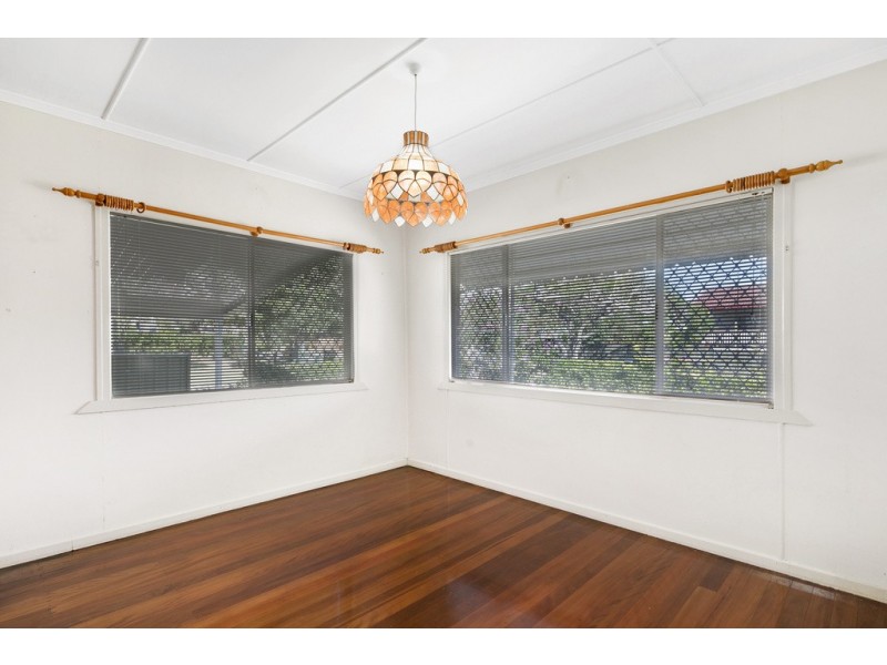2 TULKARA STREET, Manly West QLD 4179