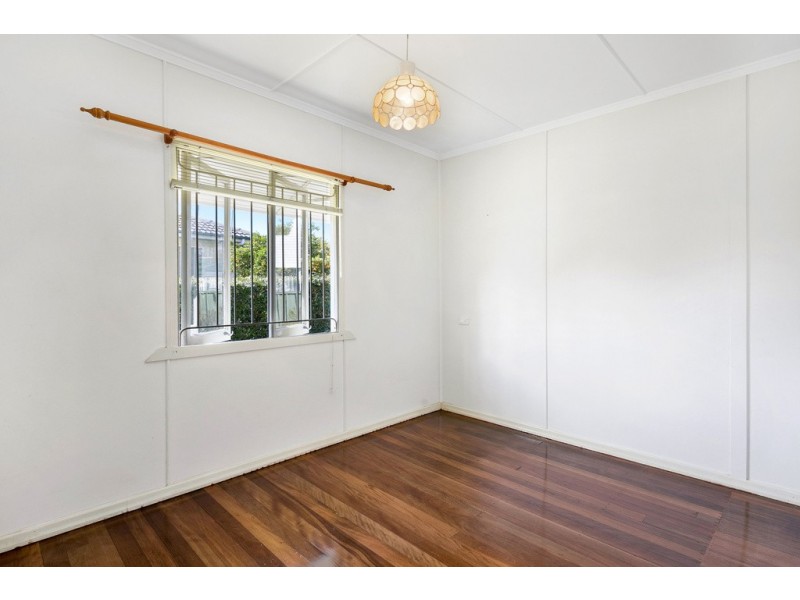 2 TULKARA STREET, Manly West QLD 4179
