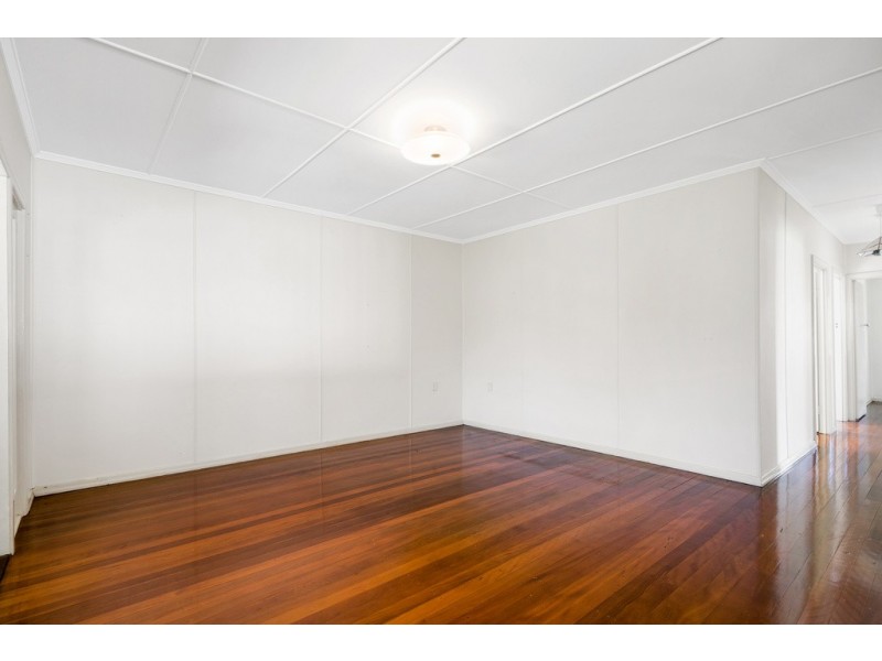 2 TULKARA STREET, Manly West QLD 4179