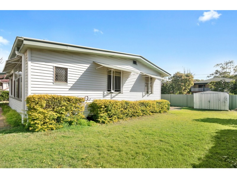 2 TULKARA STREET, Manly West QLD 4179