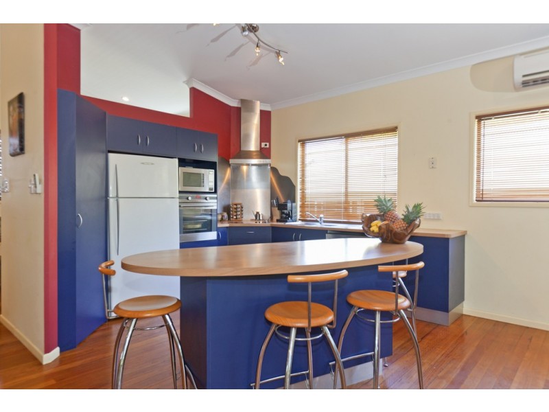 2 Macdonald Street, Lota QLD 4179