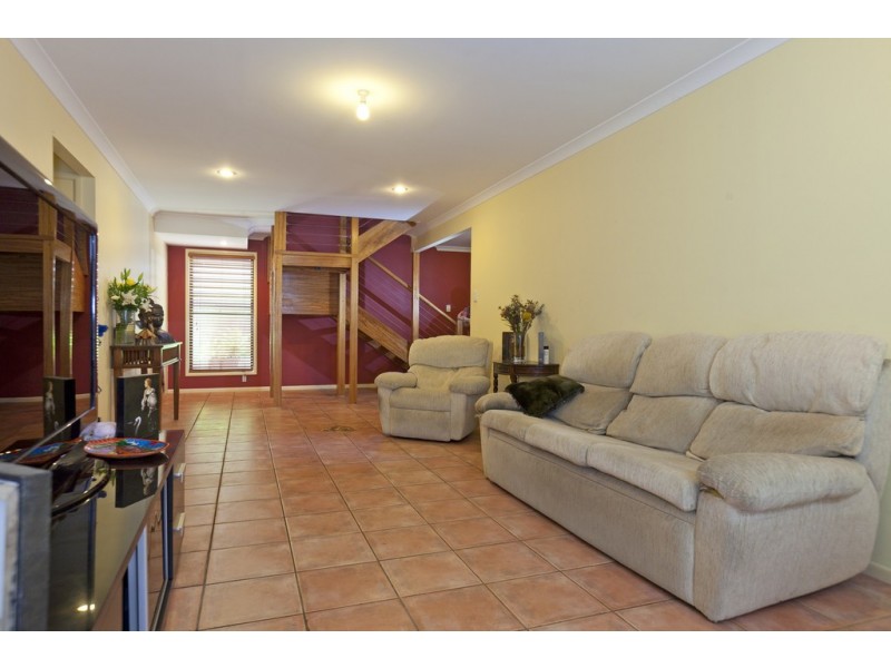 2 Macdonald Street, Lota QLD 4179