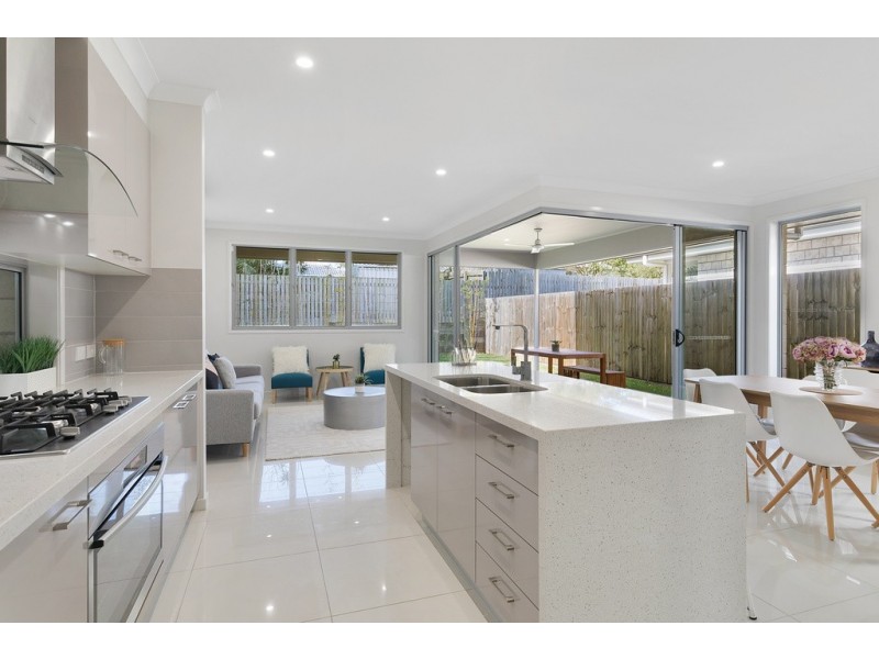 43 PERANGA STREET, Manly QLD 4179