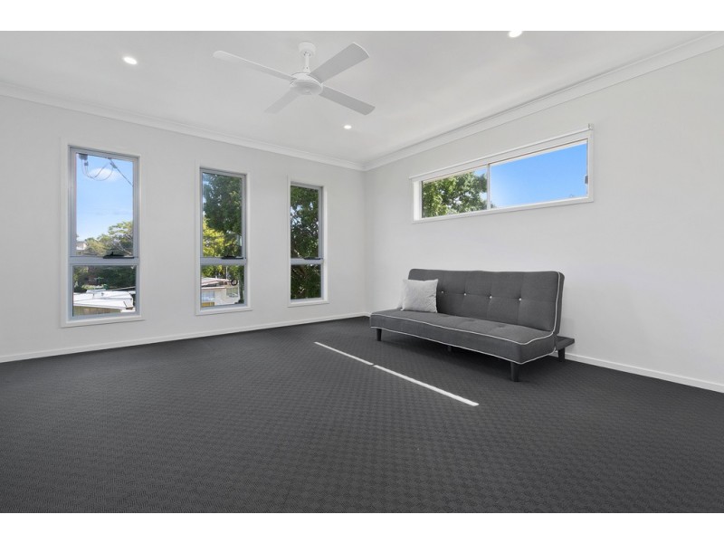43 PERANGA STREET, Manly QLD 4179