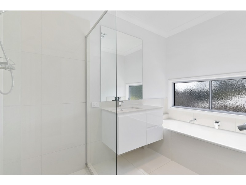 43 PERANGA STREET, Manly QLD 4179