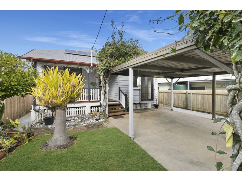 14 MORETON AVENUE, Wynnum QLD 4178