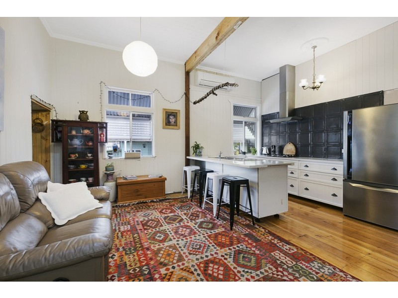 14 MORETON AVENUE, Wynnum QLD 4178