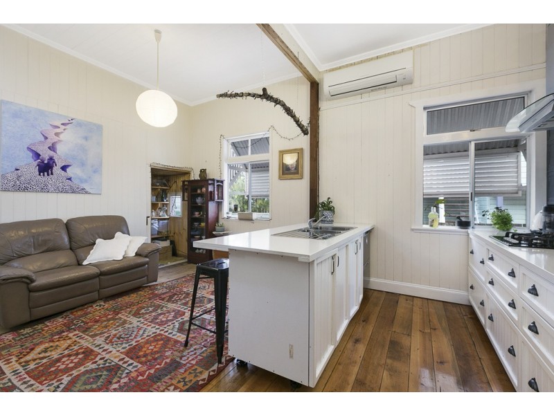 14 MORETON AVENUE, Wynnum QLD 4178