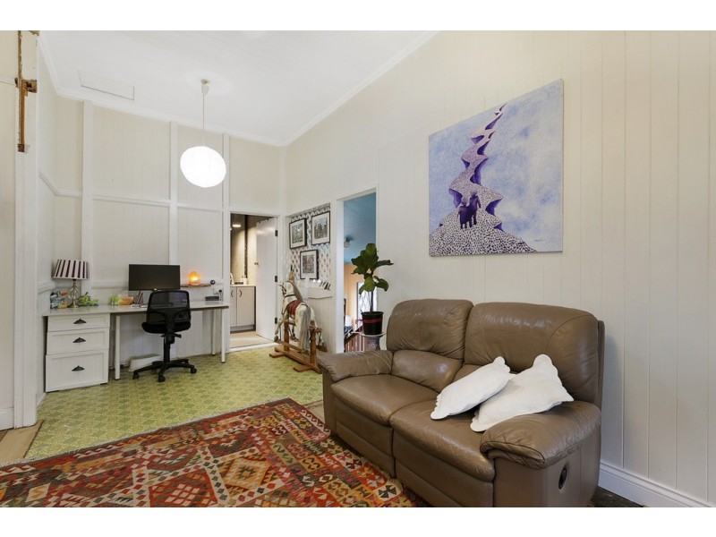 14 MORETON AVENUE, Wynnum QLD 4178