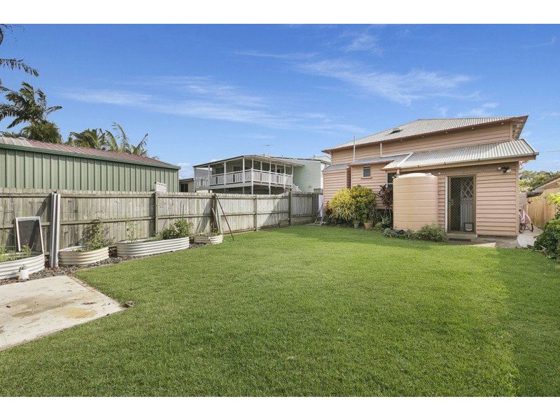 14 MORETON AVENUE, Wynnum QLD 4178