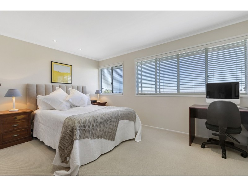 99 RAEBURN STREET, Manly West QLD 4179