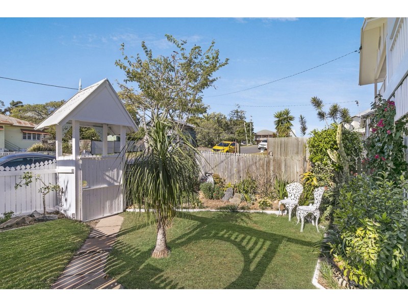 12a Carbethon Street, Manly QLD 4179
