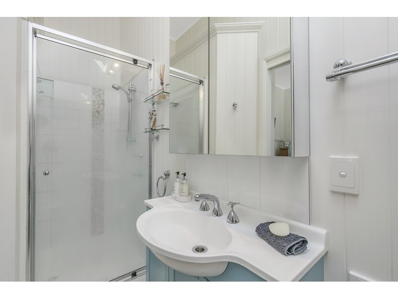 128 Boswell Terrace, Manly QLD 4179